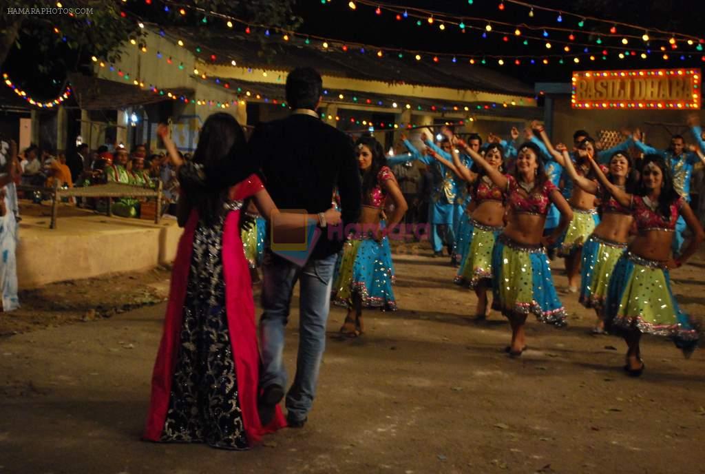 at Ganesh Acharya song shoot for film Anuradha in Chandivli, Mumbai on 28th Jan 2014