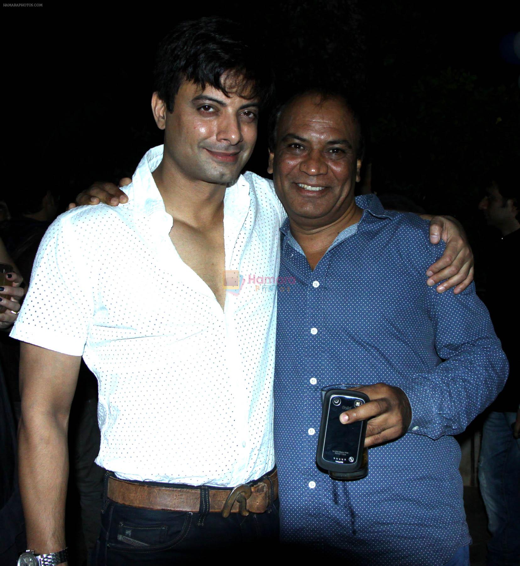 rahul bhat & vipin sharma at a surprise birthday party for Sudhir Mishra by Rahul Bhat in Mumbai on 22nd Jan 2014