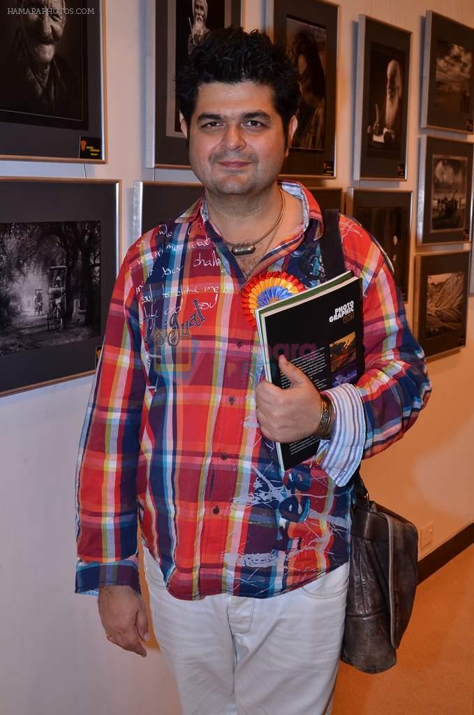Dabboo Ratnani at photography exhibition in Kalaghoda, Mumbai on 27th Jan 2014