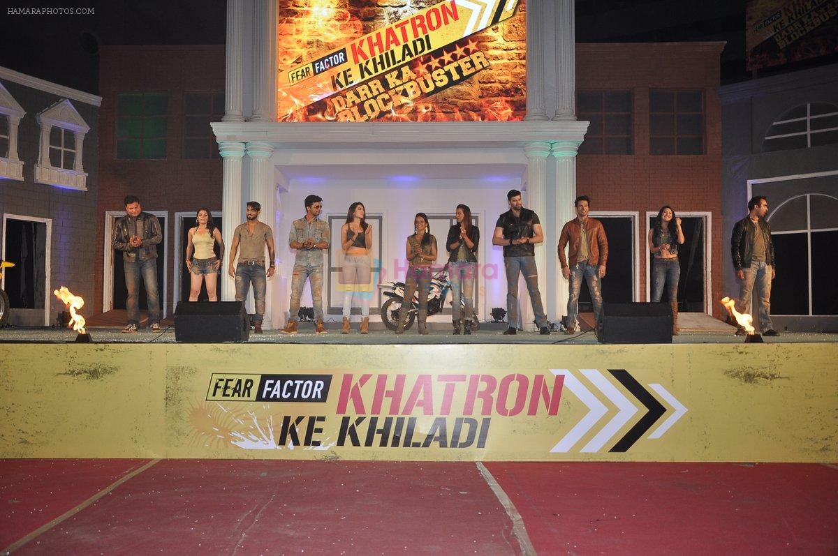 Rohit Shetty, Mugdha Godse, Nikitin Dheer, Mugdha Godse, Nikitin Dheer, Rajneesh Duggal, Ranveer Shorey, Dayanand Shetty at the Launch of Khatron Ke Khiladi in Mumbai on 31st Jan 2014
