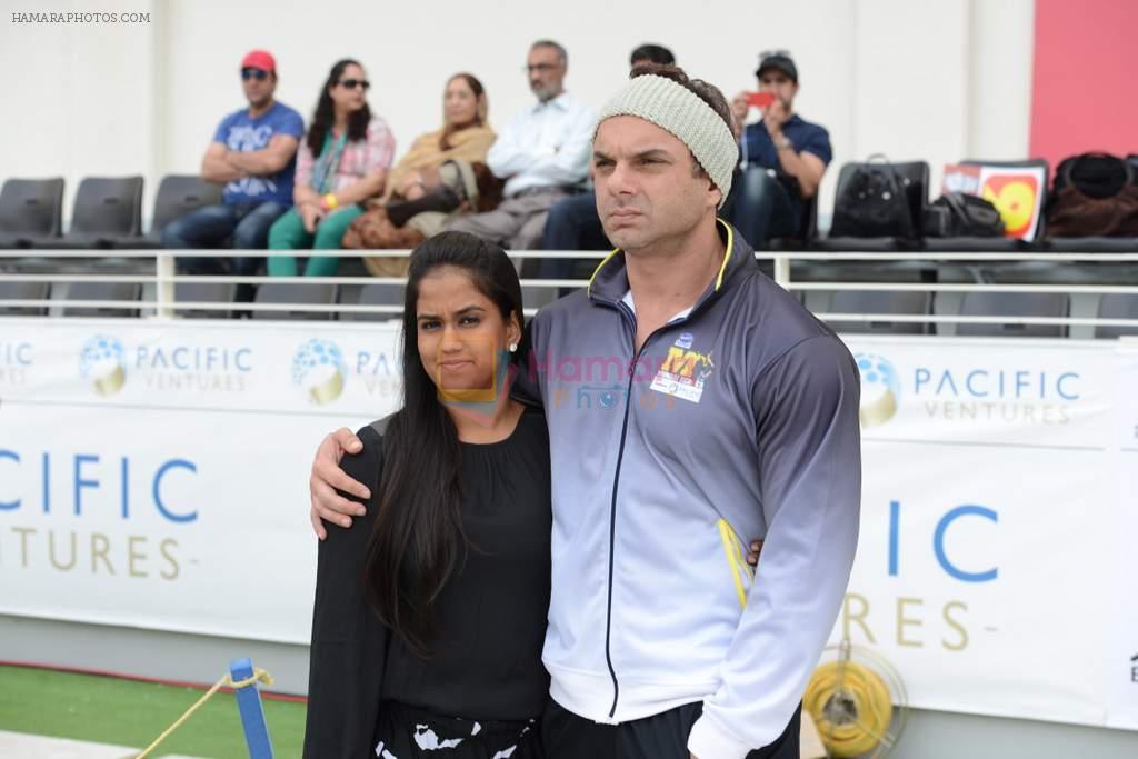 Sohail Khan, Arpita Khan at CCL Match of Mumbai Heroes Vs Telugu Warriors in Dubai on 1st Feb 2014