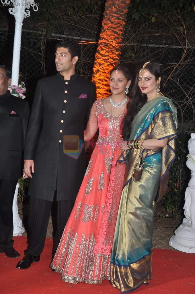 Rekha, Vaibhav Arora, Ahana Deol at Ahana Deol's Wedding Reception in Mumbai on 2nd Feb 2014