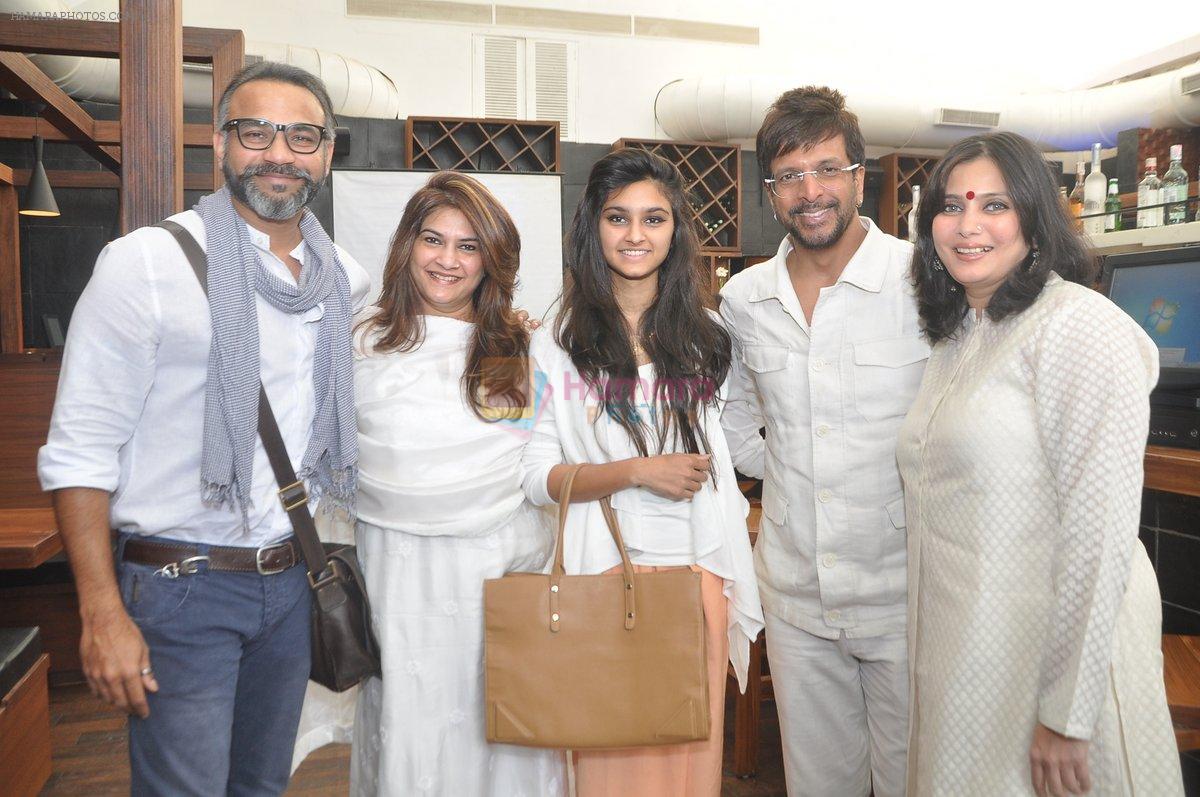 Javed Jaffrey at Naved jaffrey surprise birthday bash hosted by wife Sayeeda Jaffrey in Mangii Cafe, Mumbai on 3rd Feb 2014