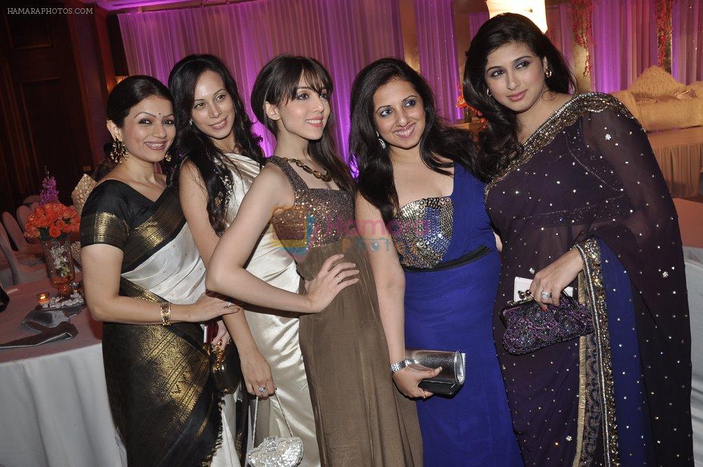 Vahbbiz Dorabjee, Munisha Khatwani at Siddharth Kannan's wedding reception with Neha in Mumbai on 4th Feb 2014
