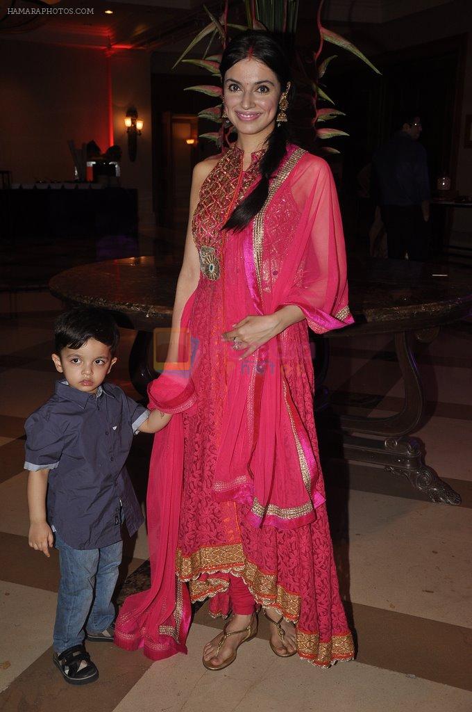 Divya Khosla Kumar at Siddharth Kannan's wedding reception with Neha in Mumbai on 4th Feb 2014