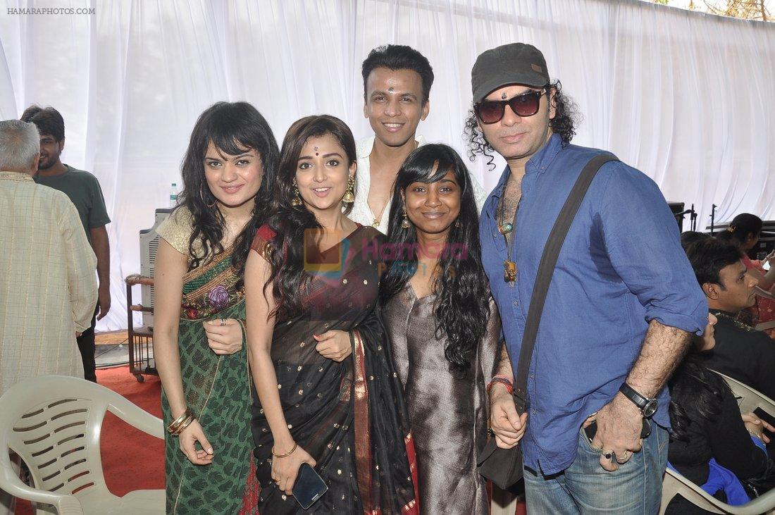 Monali Thakur, Abhijeet Sawant, Aditi Singh Sharma, Mohit Chauhan at Anurag Basu's Saraswati pooja in Mumbai on 4th Feb 2014