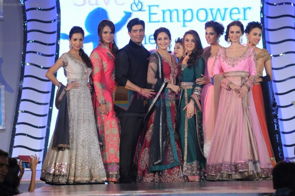 Madhuri, Preity, Lara, Isha, Malaika at Manish malhotra show for save n empower the girl child cause by lilavati hospital in Mumbai on 5th Feb 2014