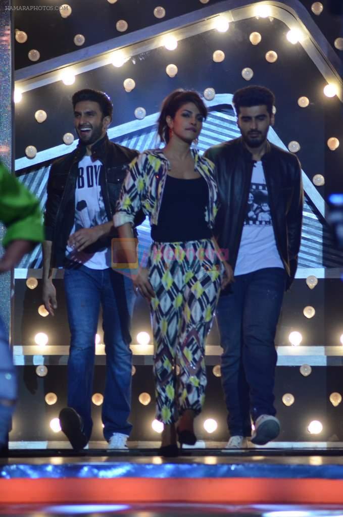 Priyanka Chopra, Arjun Kapoor, Ranveer Singh at gunday promotions on the sets of Boogie Woogie in Malad, Mumbai on 6th Feb 2014