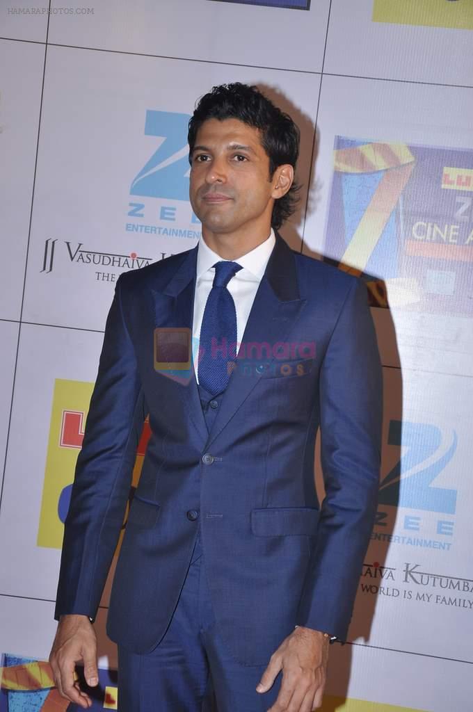 Farhan Akhtar at Zee Awards red carpet in Filmcity, Mumbai on 8th Feb 2014