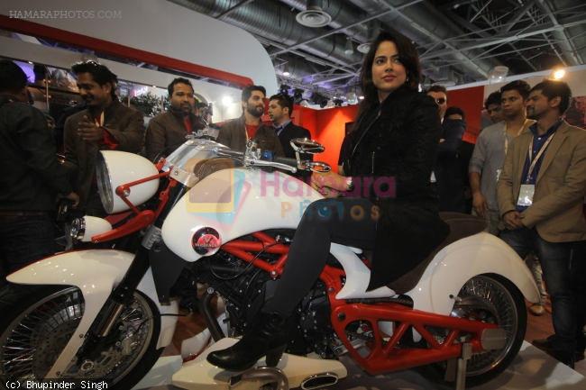 Sameera Reddy Unveils Vardenchi T5- India's first ultra premium motorcycle at Auto Expo 2014