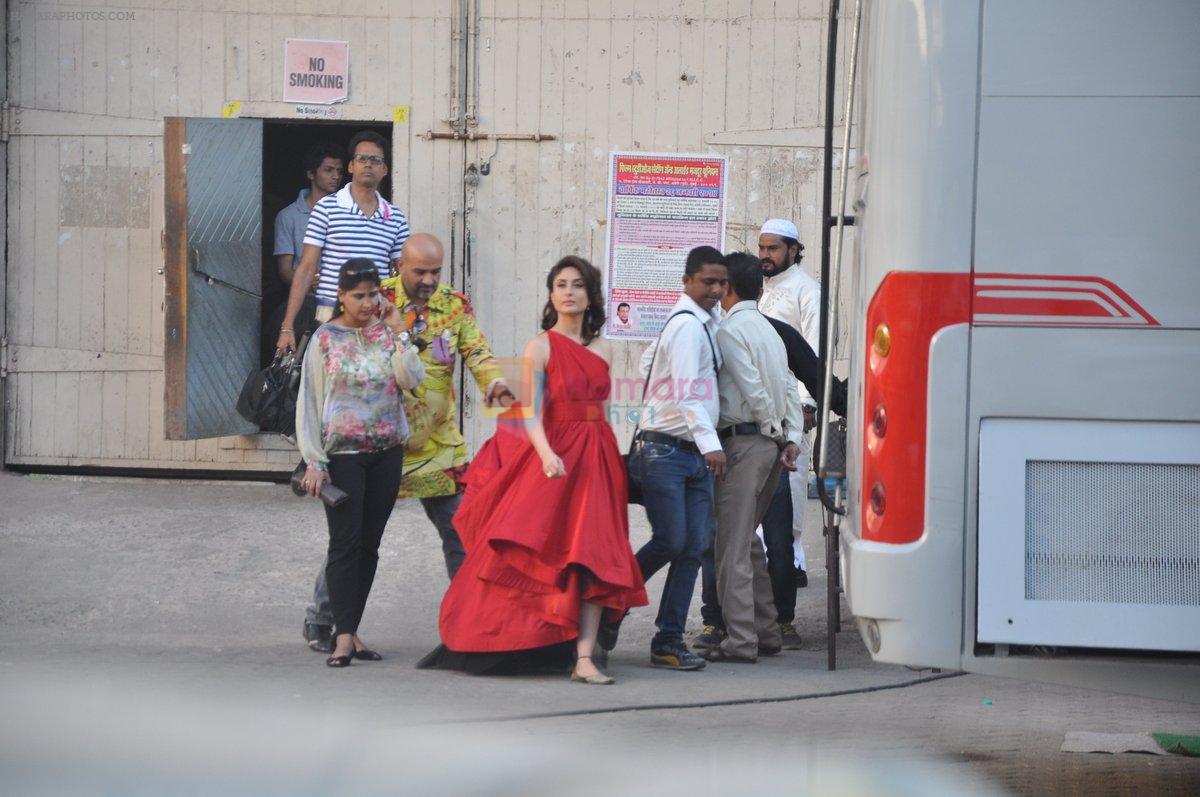 Kareena kapoor snapped on Lakme Ad Shoot in Mumbai on 11th Feb 2014