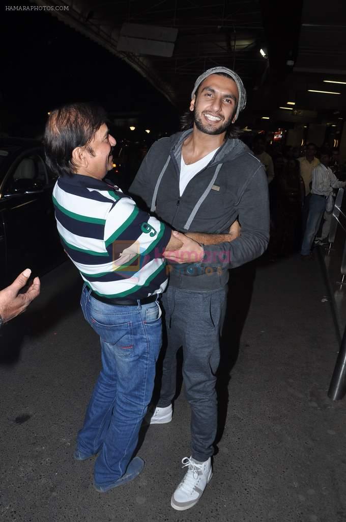 Ranveer Singh snapped at airport in Mumbai on 12th Feb 2014
