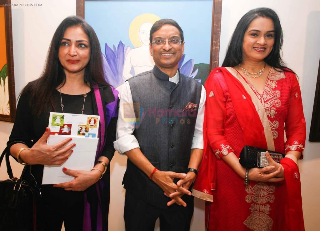 Anuradha patel,Bharat Tripathi & Padmini kolhapure at Bharat Tripathi's Tirthankar exhibition in Mumbai on 13th Feb 2014