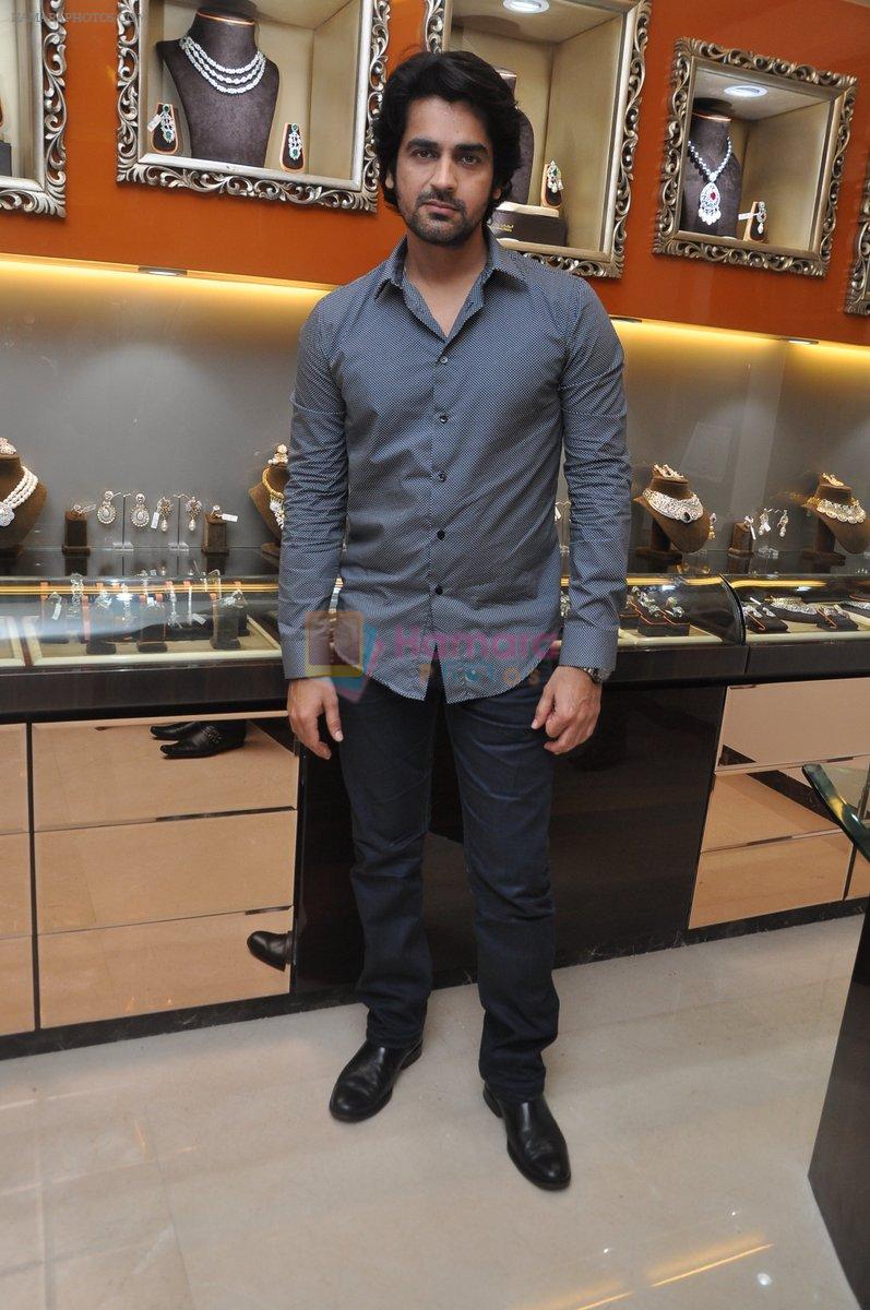 Arjan Bajwa at the  Launch of The Cappuccino Collection Store in Mumbai on 15th Feb 2014
