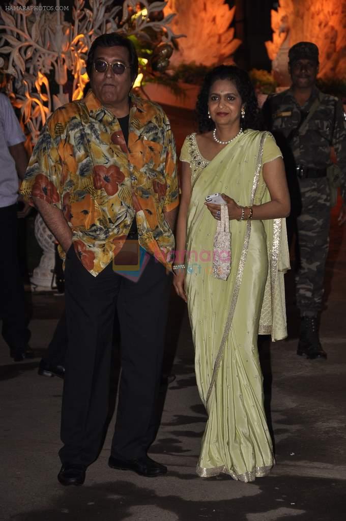 Vinod Khanna at Kokilaben Ambani's party in Colaba, Mumbai on 16th Feb 2014