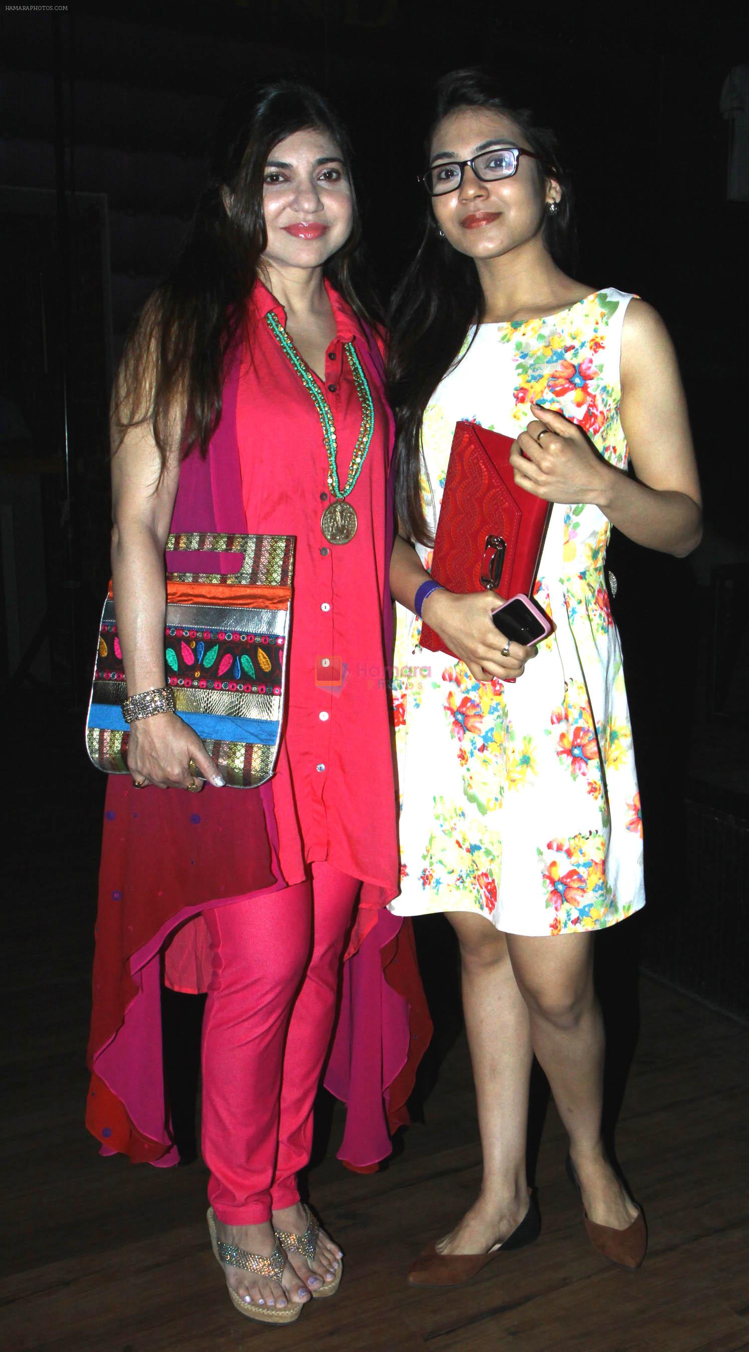alka & sayesha at Avitesh Shrivastava 18th birthday at Hard Rock cafe,Andheri on 24th Feb 2014