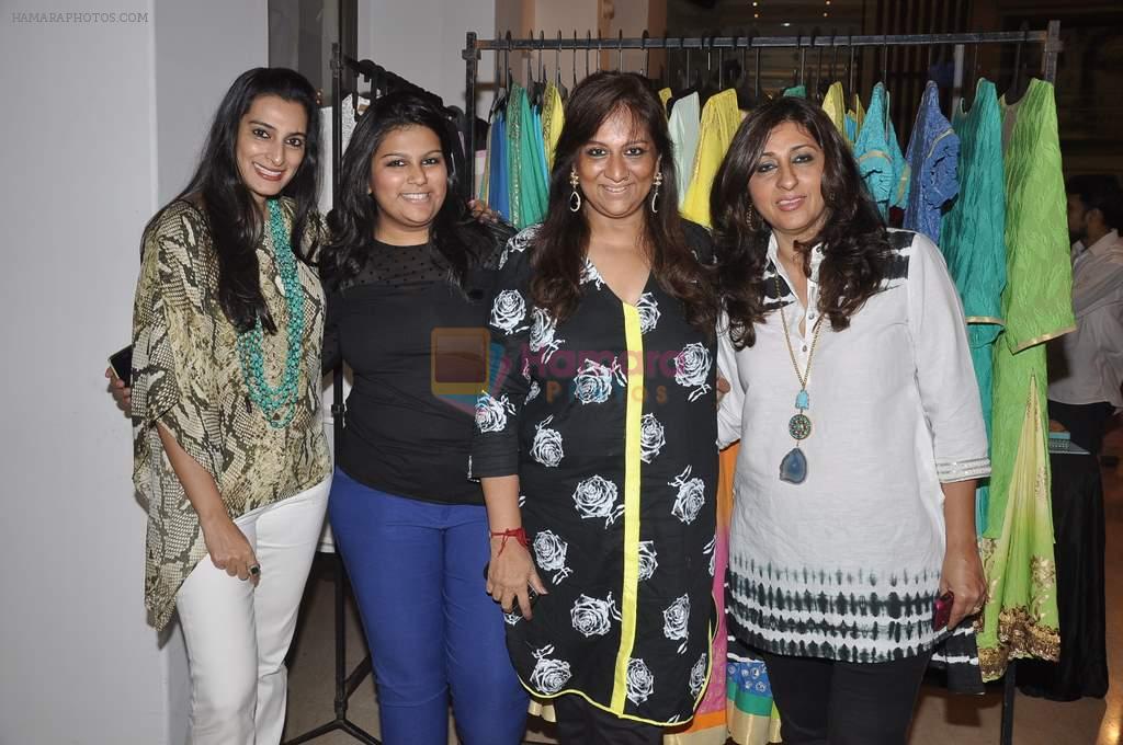 Mana Shetty, Sharmila Khanna at Araish Event hosted by Sharmila and Shaan Khanna in Mumbai on 25th Feb 2014