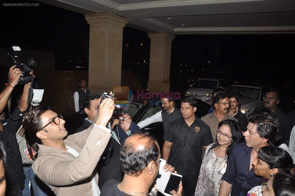 Shahrukh Khan sings African song with South African fans in Mumbai on 27th Feb 2014