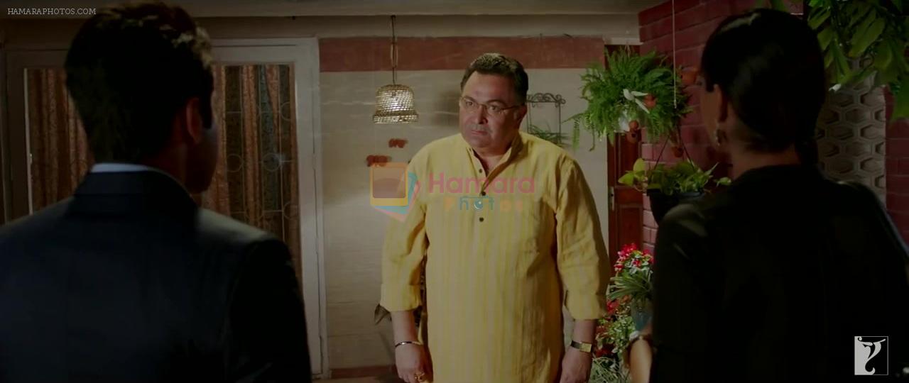 Sonam Kapoor, Ayushmann Khurrana, Rishi Kapoor in Bewakoofiyaan Movie Still