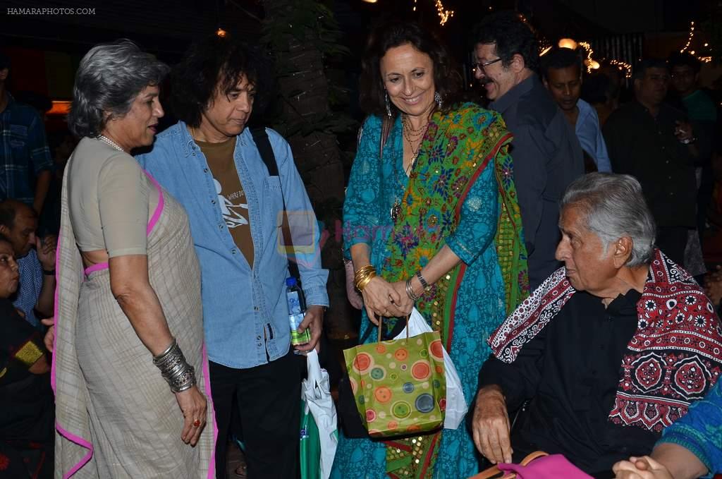 Shashi Kapoor, Zakir Hussain, Dolly Thakore at Zakir Hussain's concert in Prithvi, Mumbai on 28th Feb 2014