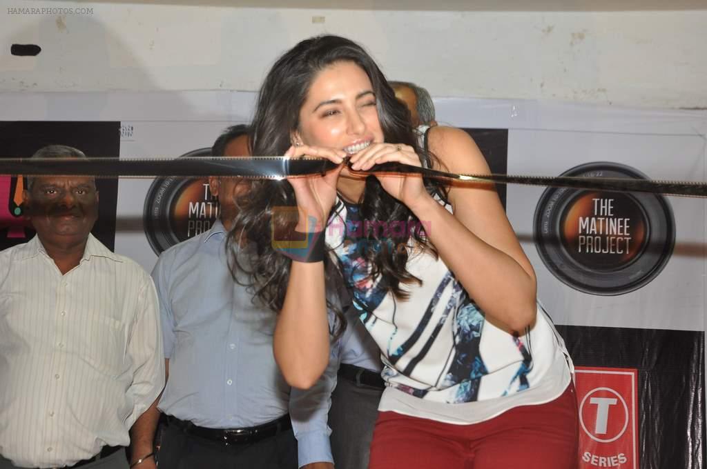 Nargis Fakhri at Mithibai college in Parle, Mumbai on 1st March 2014