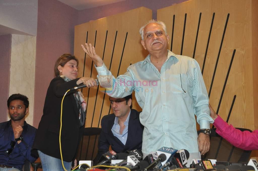 Ramesh Sippy with celebs protest Subrata Roy's arrest in Mumbai on 2nd March 2014