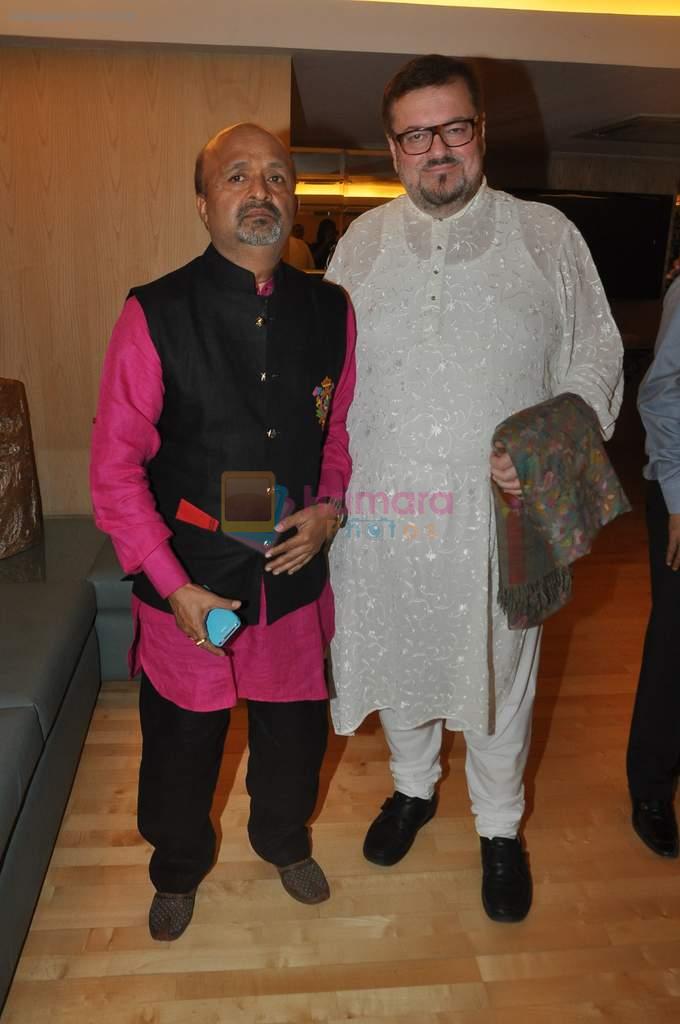 Nitin Mukesh, Sameer with celebs protest Subrata Roy's arrest in Mumbai on 2nd March 2014