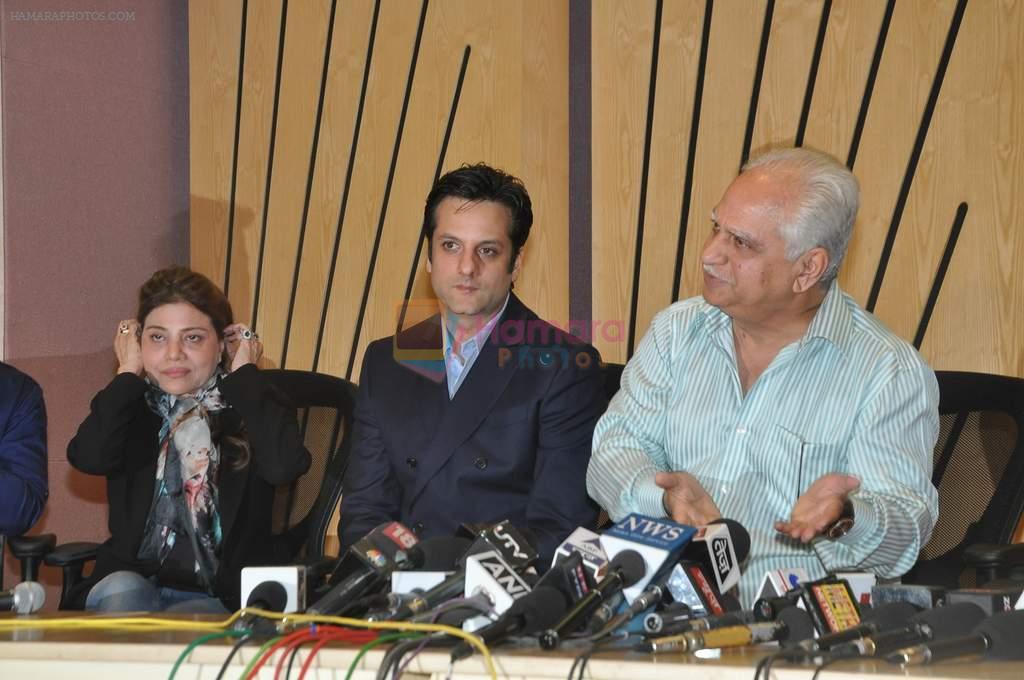 Sapna Mukherjee, Ramesh Sippy, Fardeen Khan with celebs protest Subrata Roy's arrest in Mumbai on 2nd March 2014