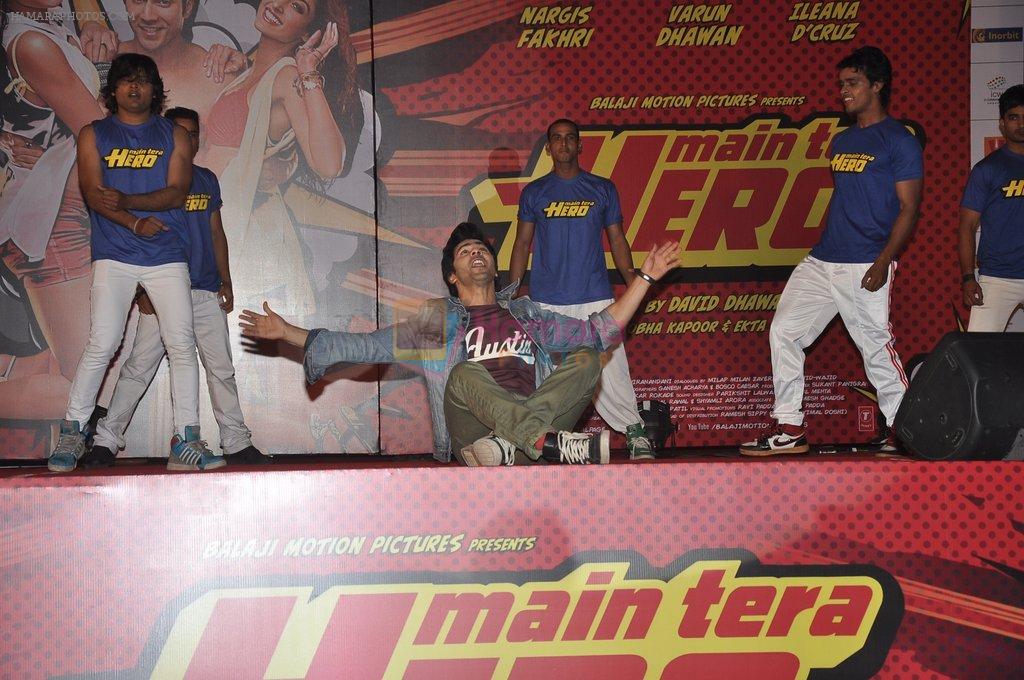 Varun Dhawan promote Main Tera Hero in an open bus in Malad, Mumbai on 4th March 2014