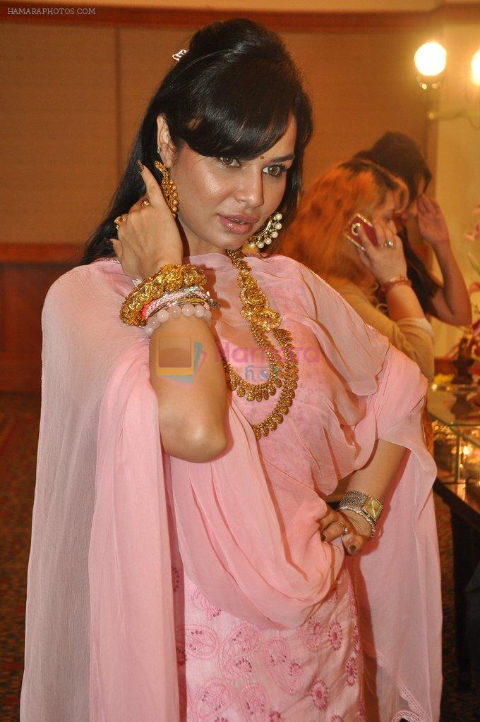 Kavitta Verma at Tibarumal Jewel's Indian Jewellery Showcase in J W Marriott, Mumbai on 10th March 2014