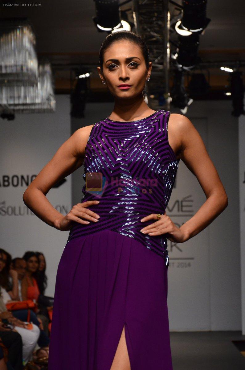 Model walk for Veda Raheja Show at LFW 2014 Day 2 in Grand Hyatt, Mumbai on 13th March 2014