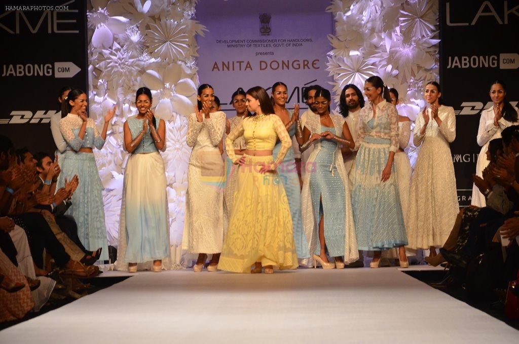 Dia Mirza walk for Anita Dongre Show at LFW 2014 Day 3 in Grand Hyatt, Mumbai on 14th March 2014
