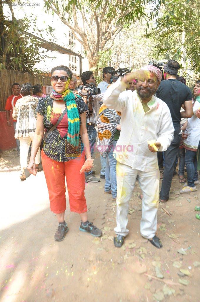Ketan Mehta, Deepa Sahi at Shabana's Holi Celebration in Mumbai on 17th March 2014