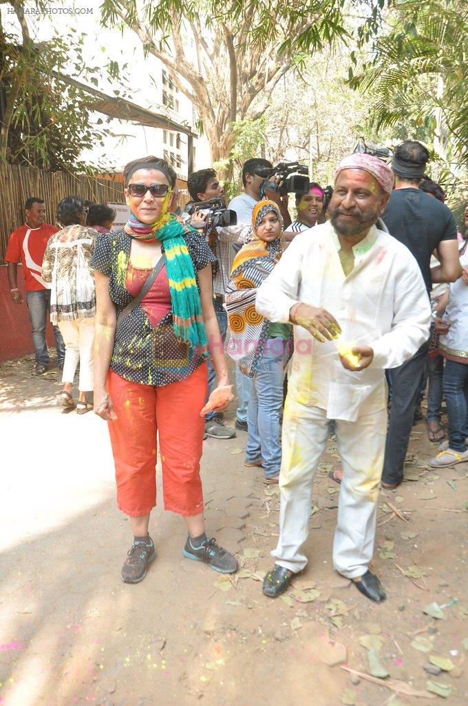 Ketan Mehta, Deepa Sahi at Shabana's Holi Celebration in Mumbai on 17th March 2014