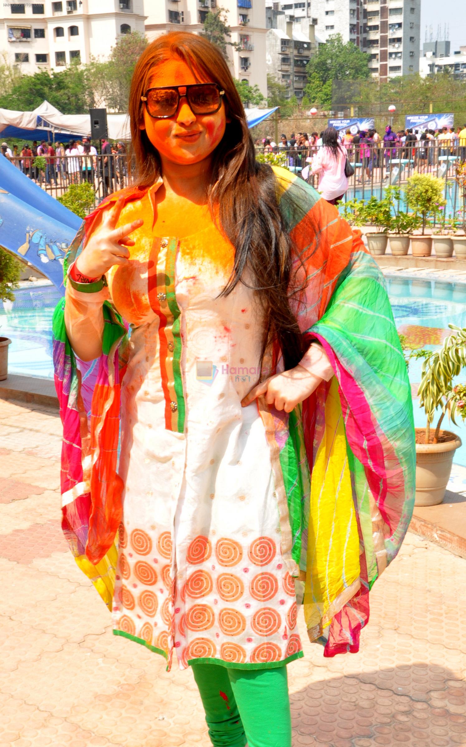 Misti Mukherji at Rasleela Holi 2014 by Mack & Neon 88 in Mumbai on 17th March 2014