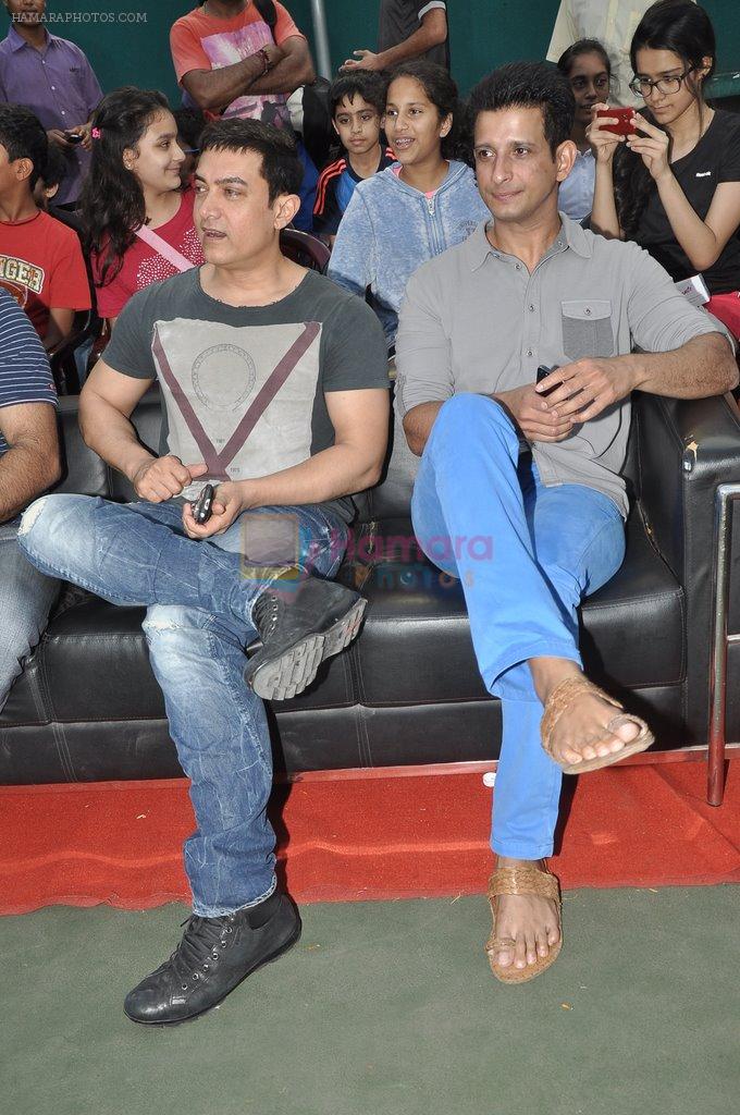 Aamir Khan, Sharman Joshi at Khar Gymkhana sports event in Khar, Mumbai on 23rd March 2014