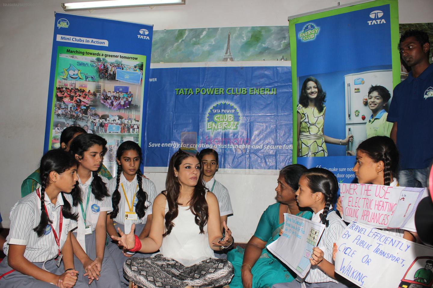 Raveen Tandon celebrates Earth Hour 2014-Batti Bandh with Tata Power's Club Enerji students from Rizvifield on 28th March 2014
