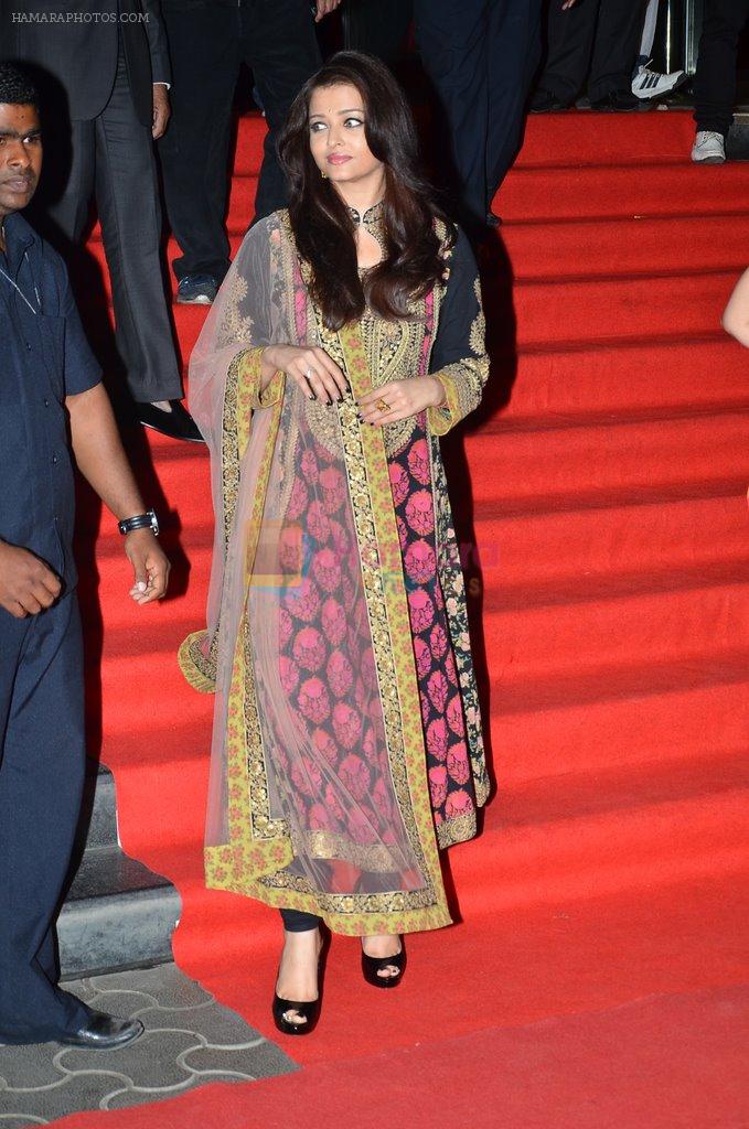 Aishwarya Rai Bachchan at the Premiere of the film Kochadaiiyaan in Mumbai on 30th March 2014