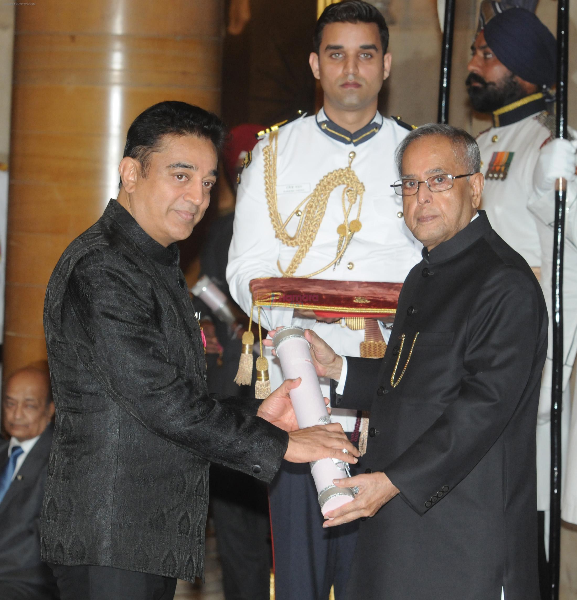 Kamal Hassan receive Padma Bhushan in Mumbai on 31st March 2014
