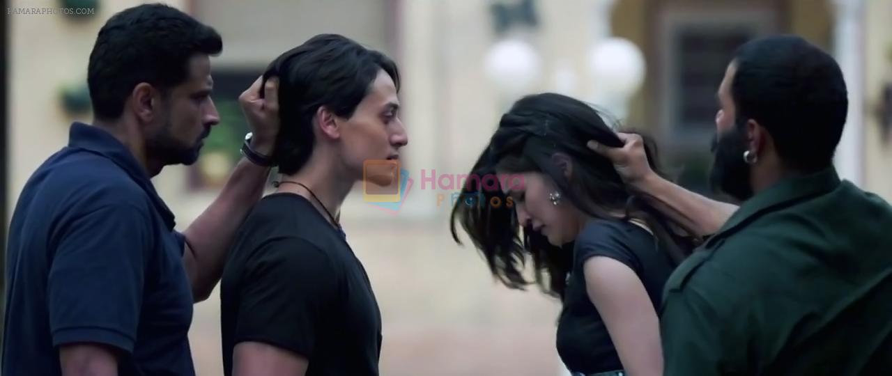Tiger Shroff and Kriti Sanon in still of movie Heropanti
