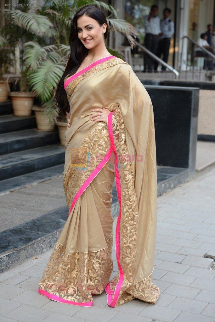 Elli Avram at Hue Spring Summer Collection launch by designer Tamanna Punjabi Kapoor in Mumbai on 4th April 2014