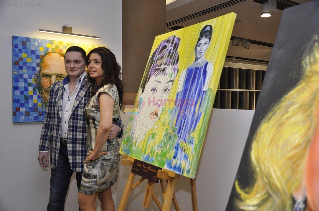 Gautam Singhania at Nawaz Modi Singhania's art exhibition in Warden Road, Mumbai on 5th April 2014