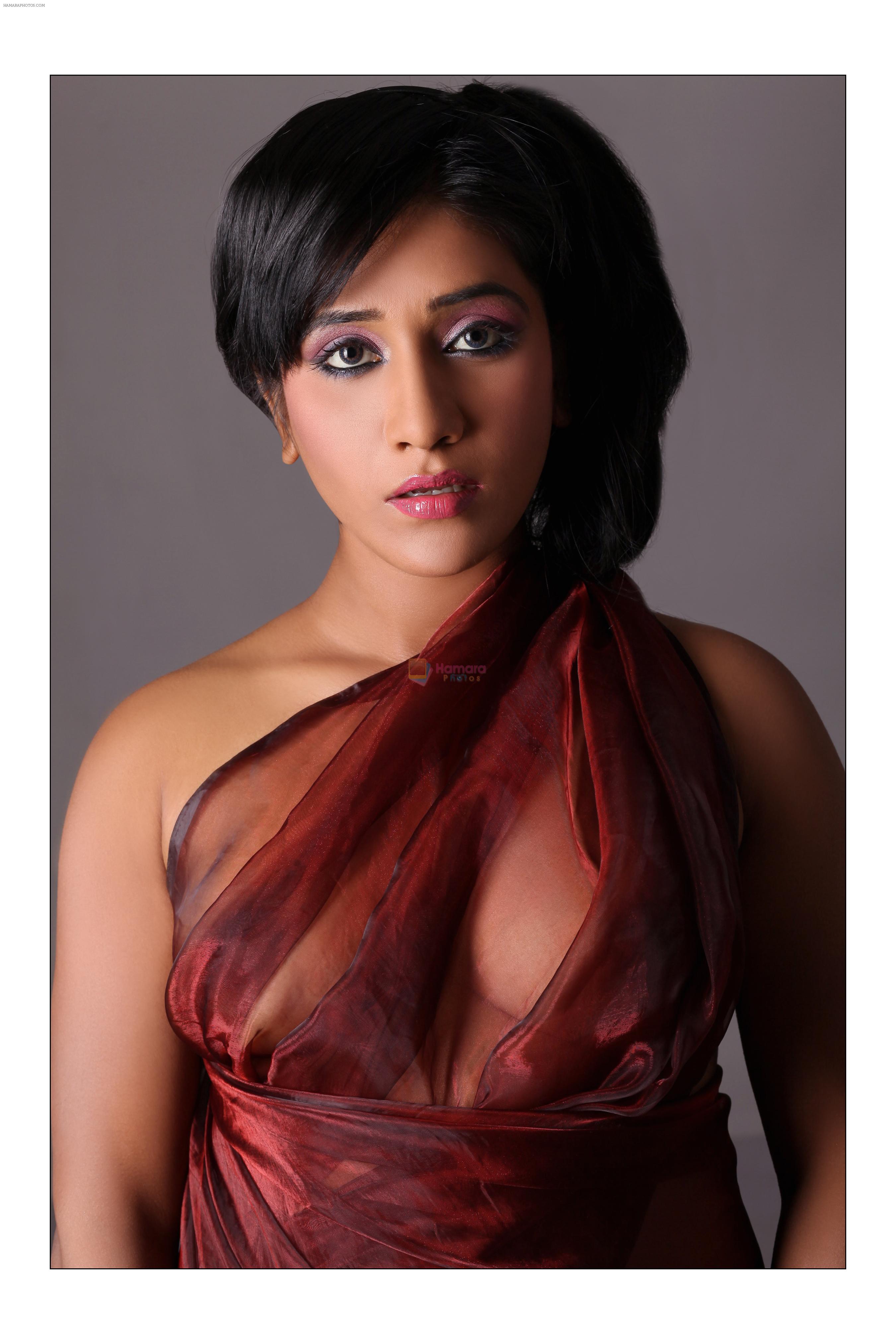 Nisha Yadav glam shoot