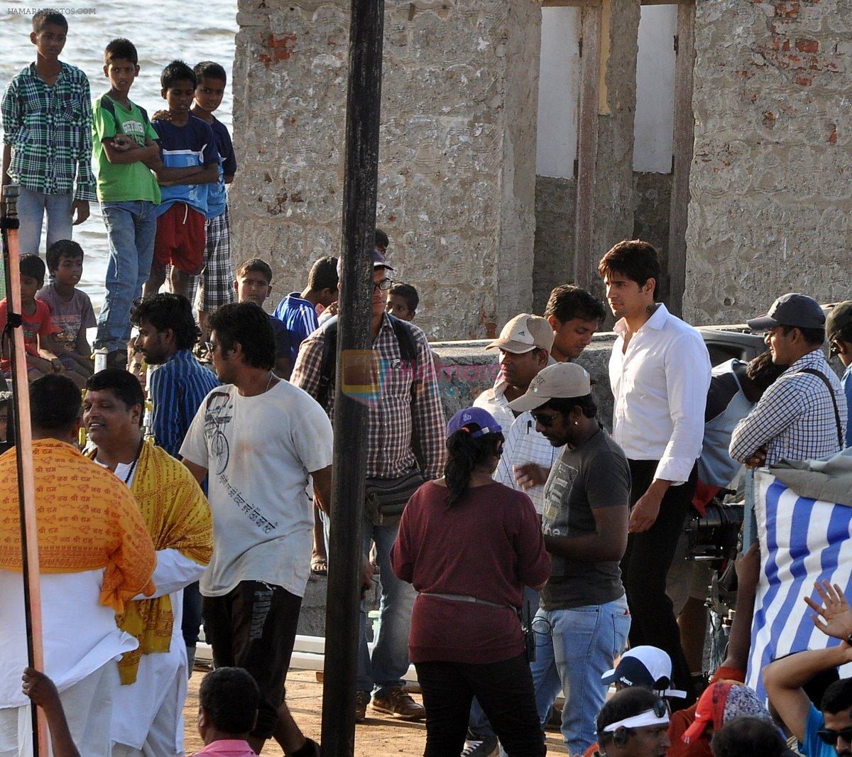 Sidharth Malhotra snapped on Villian Sets in Mumbai on 10th April 2014
