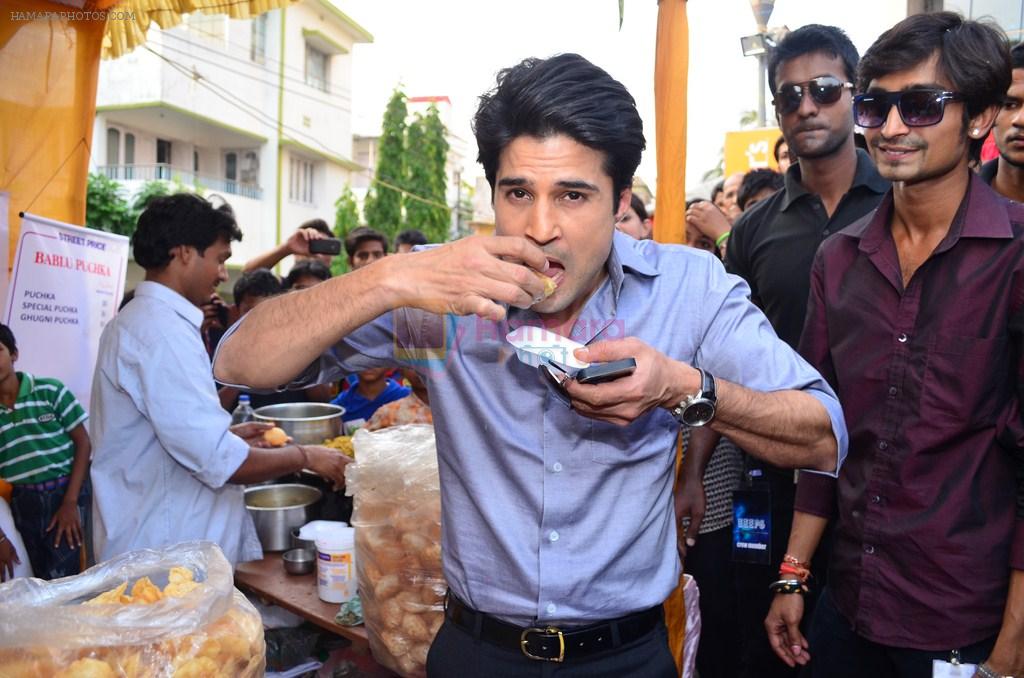 Rajeev Khandelwal at Street Food Festival at AMP Vaisaakkhi Mall at SaltLake, Kolkata for the promotion of his upcoming Bollywood film SAMRAT & CO. - 4