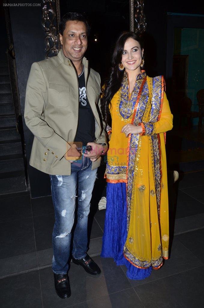 Elli Avram, Madhur Bhandarkar at The Big Door Trunk show in Pali Hill, Mumbai on 18th April 2014