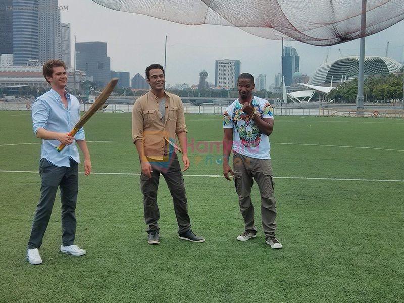 Andrew Garfield, Samir Kochhar and Jamie Foxx shooting for the special episode of  Sony MAX Extraaa Innings