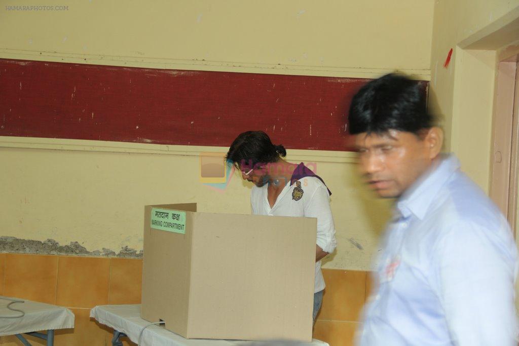 Shahrukh Khan casts his vote on 24th April 2014
