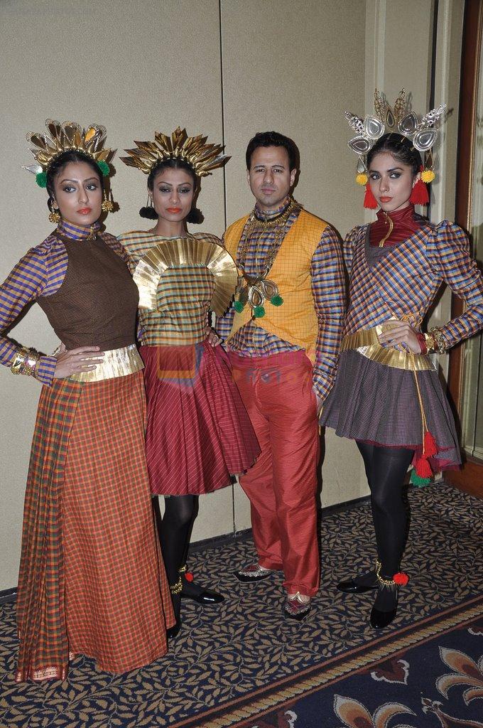 Aryan Vaid at SNDT's Chrysallis Fashion Show in Mumbai on 25th April 2014