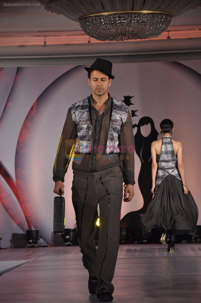 Aryan Vaid at SNDT's Chrysallis Fashion Show in Mumbai on 25th April 2014